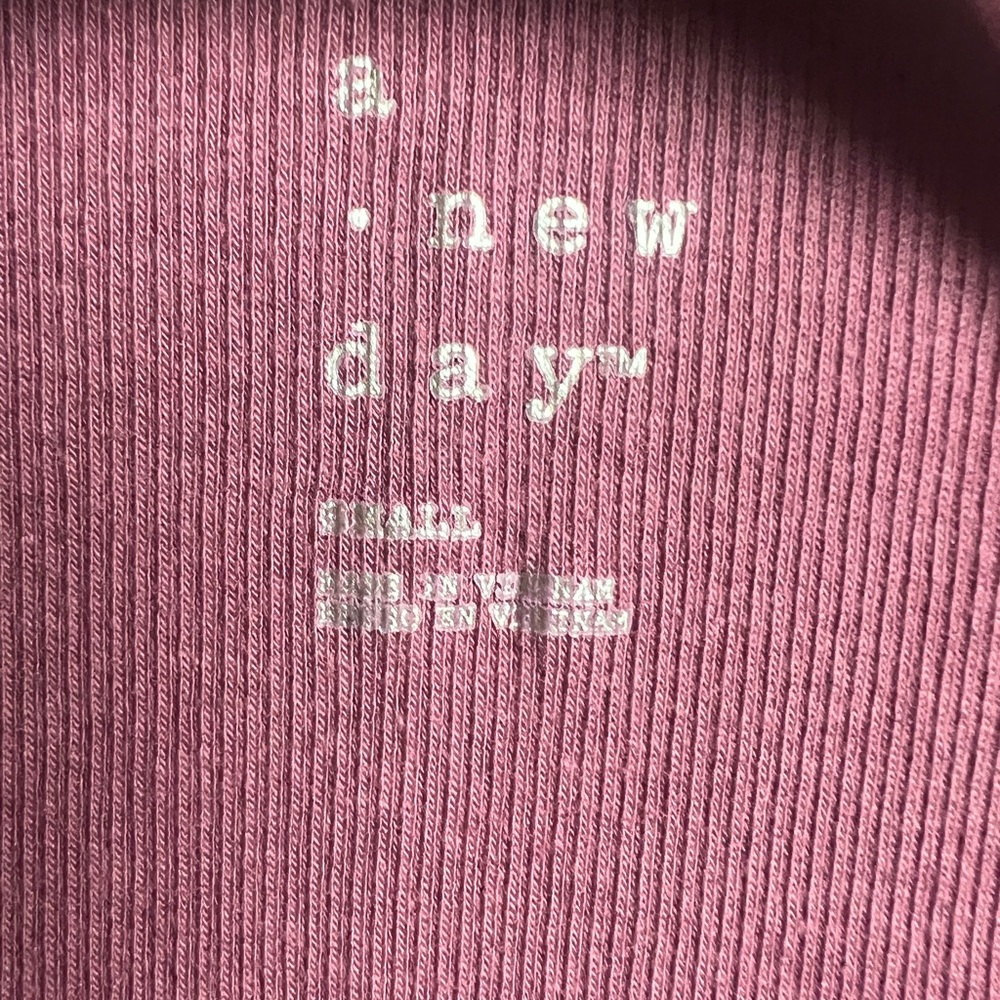 High Neck Ribbed Tank Top - Picture 4 of 5